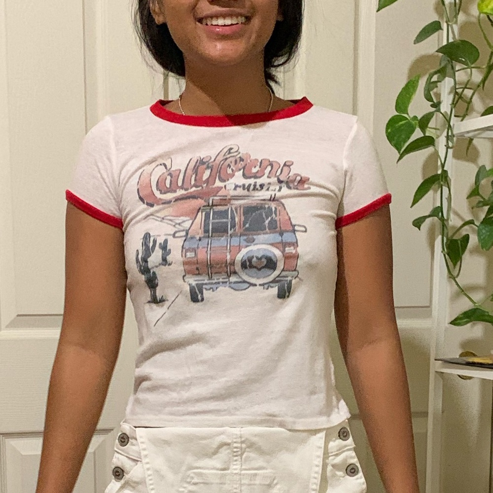 Crop graphic tee
